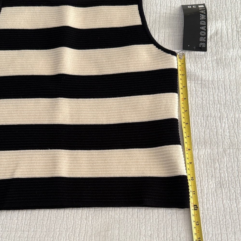 Broadway 38 Black and White Striped Tank Top / size L /NWT - Picture 4 of 8